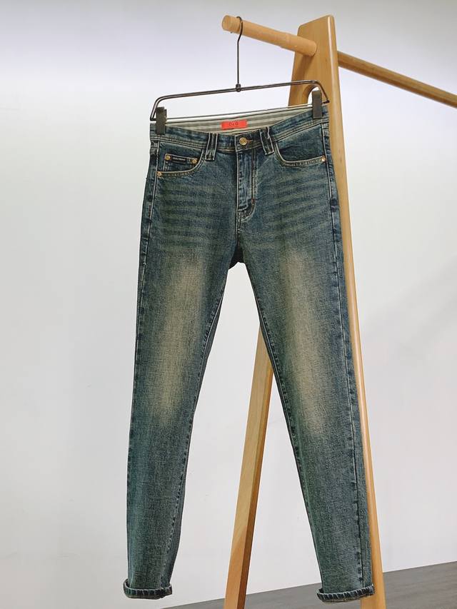 Dolce&Gabbana jeans, imbued with the Dolce&Gabbana aesthetic, prioritize fabric