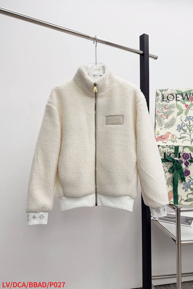 Lv 1V Louis Suede Teddy Lambswool Tunic JacketThe cuffs and inner collar are lin