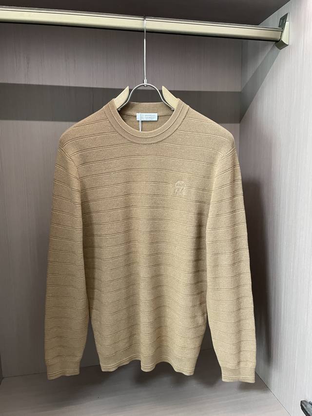 Bc This is the latest striped crewneck sweater for Fall/Winter 2025. The unique