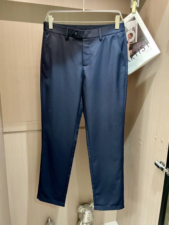 Knt Navy blue casual trousers | The style link between workplace and daily life