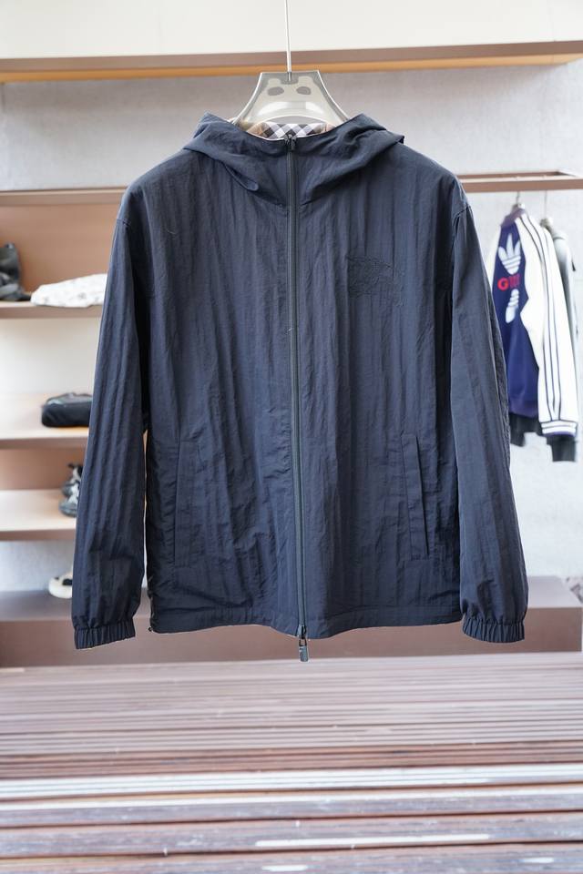 Burberry's classic men's business casual jacket with a small stand-up collar, a