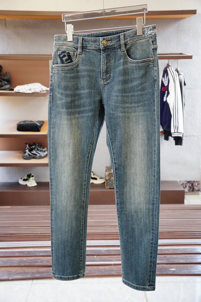 Dior's new arrival: 2020 Early Fall Casual Pants and Jeans, a high-end custom co