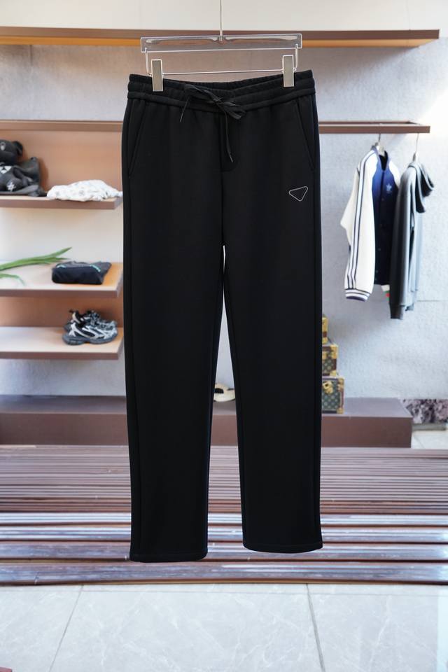 prada, 2025 Summer Men's Casual Pants. These fine cotton and spandex casual pant