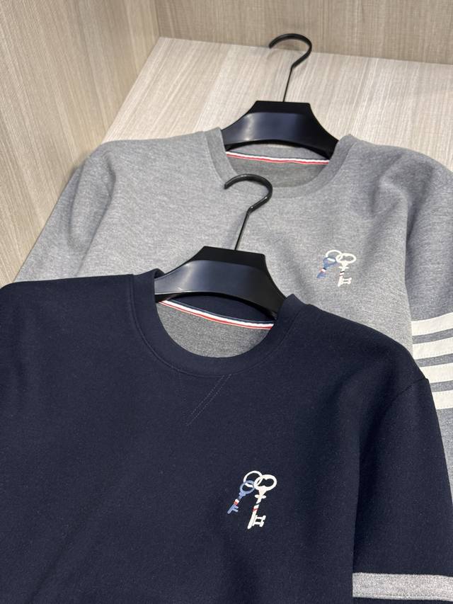 Tb's latest 2025 autumn and winter men's cashmere crewneck sweatshirt with key e