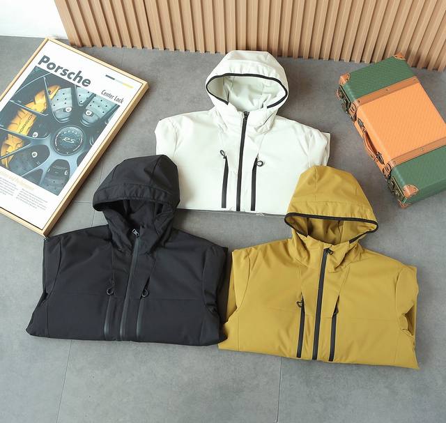 2025 Fall/Winter new Mon*Ler jacket with a retractable hood, a classic and popul