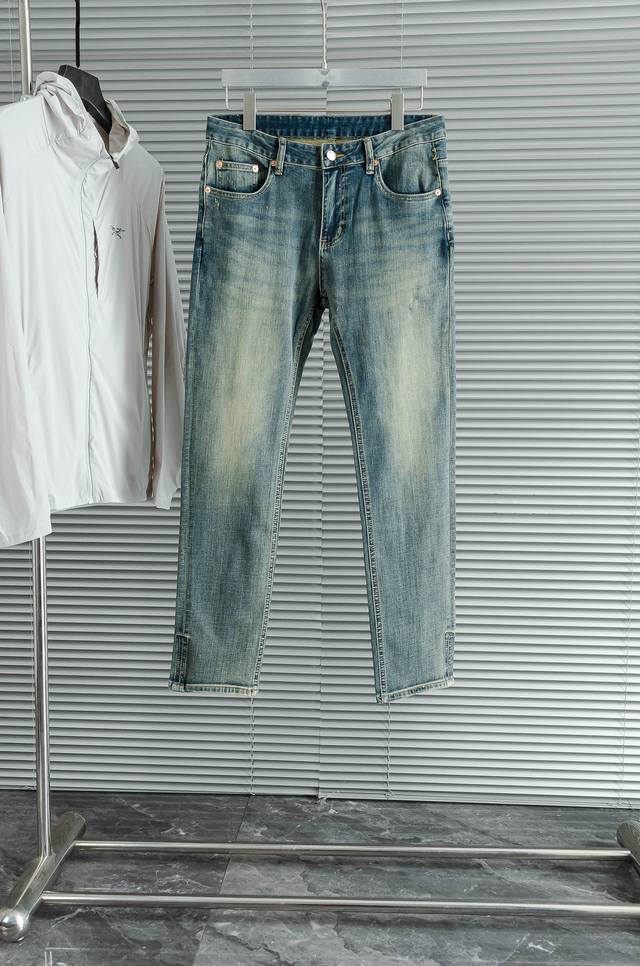 new# Gucc# I 2025Ss Men's Stylish Straight-Leg Jeans! Available now through our