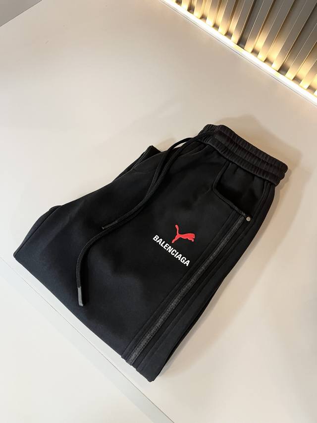 Balencia* Paris* 2025 Fall/Winter new casual pants, featuring the Balenciaga log