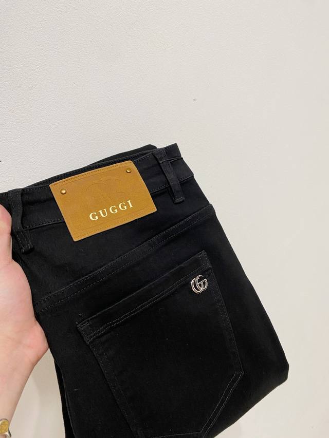 Gucci 2025 Spring/Summer Men's Washed Straight Jeans! Great product from a tradi
