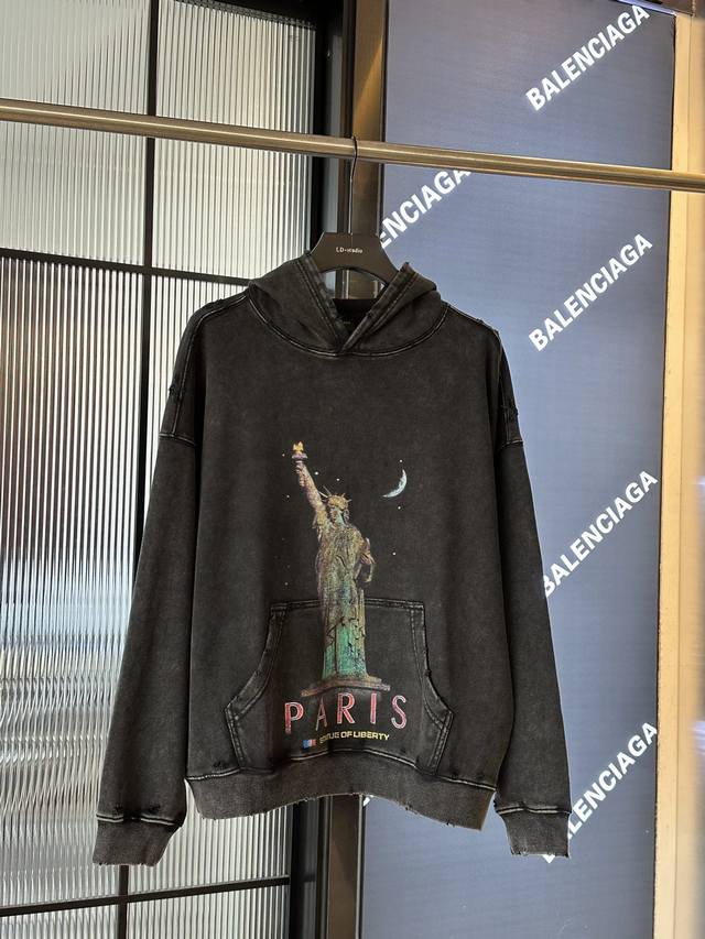 Balenciaga Liberty Hoodie features a 440g weight. The fabric utilizes an import