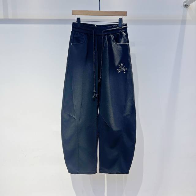 Bird's new 2025 early fall trousers are a runway style. This year's latest cust