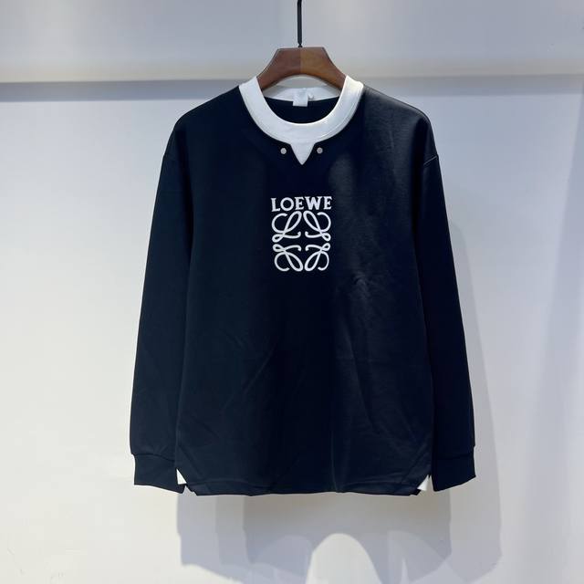 Luo1wei's new 2025 early autumn sweatshirt is a very stylish runway model. Exclu