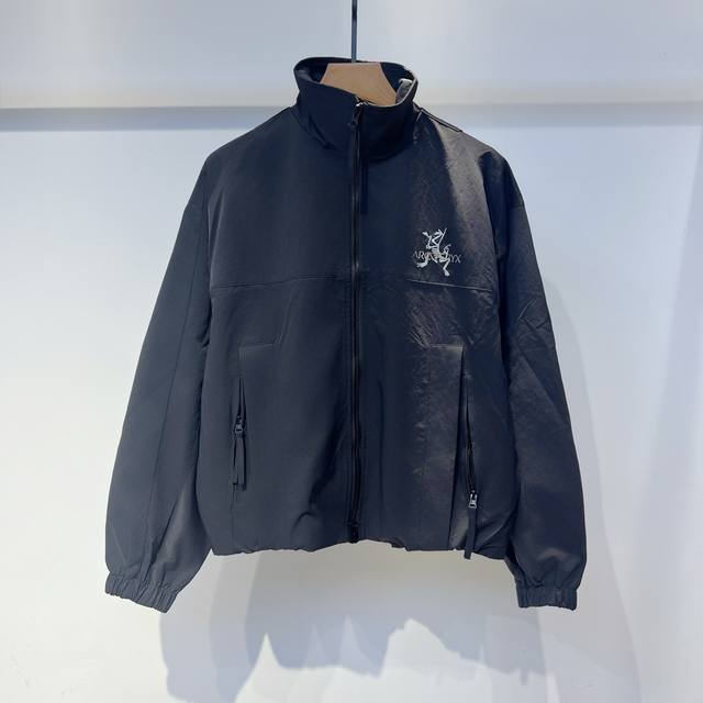 Bird 2025 Autumn new coat catwalk model. This year's latest and most fashionabl