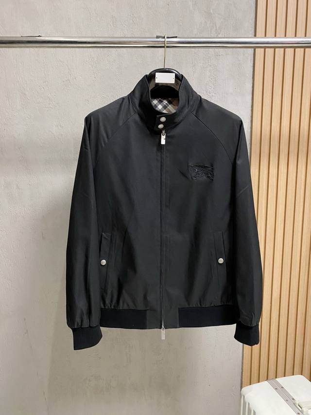 Burberry's Fall/Winter 25 Stand-Up Collar Jacket . This streamlined jacket is t