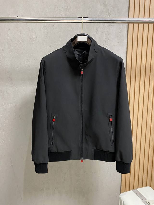 Kiton Autumn/Winter 25 Fashion Stand-Up Collar Jacket . This streamlined jacket