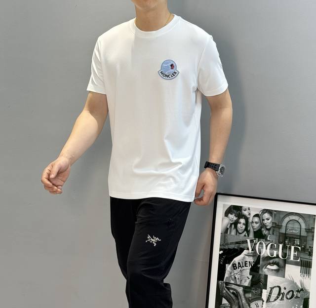 Moncle*'s new 25S modal T-shirt. Basic style recommended! Custom brand graphics