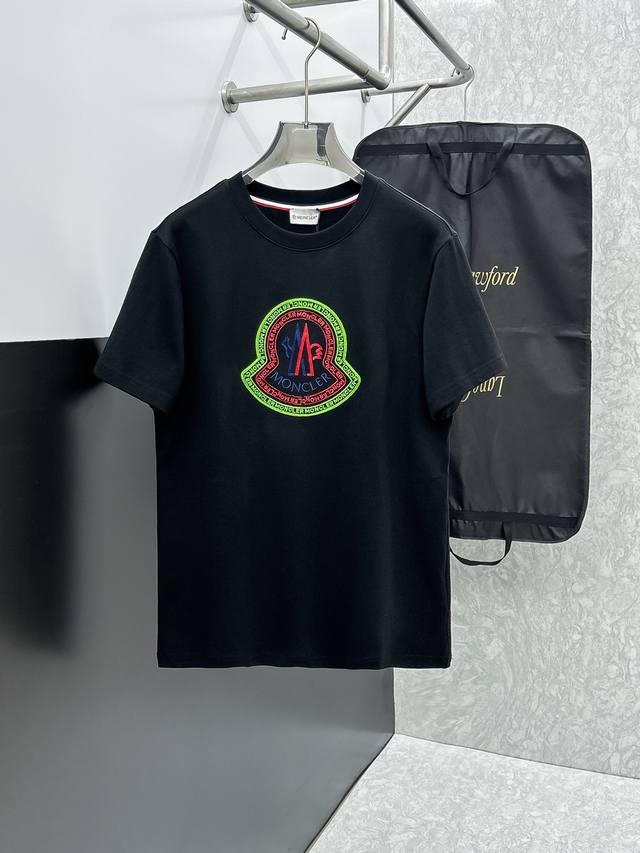 Moncler's 2025 Spring/Summer new release, the latest short-sleeved crew neck T-s
