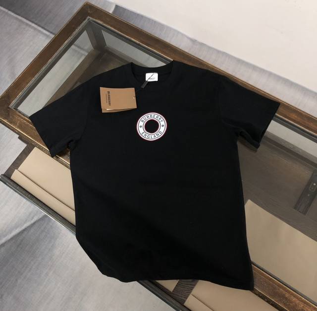 Burberry's new summer crewneck short-sleeved T-shirt! Made from 270g heavyweigh