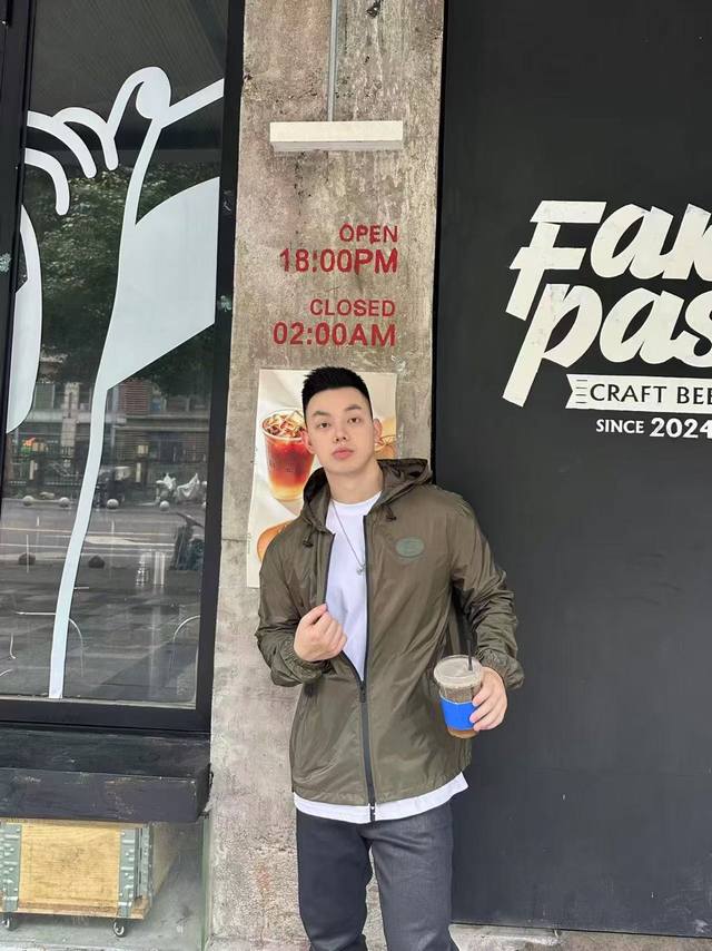 Burberry Knight Seal JacketFabric and Lining: 100% polyamide nylon fabric. Its m