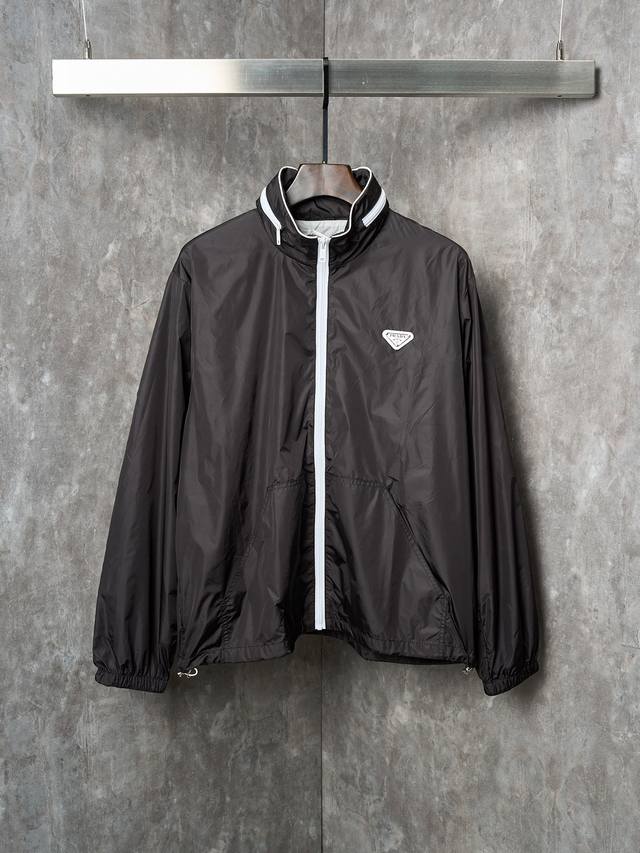 Real object hanging Prada Prada nylon white zipper white label hooded light win Real object hanging Prada Prada nylon white zipper white label hooded light win