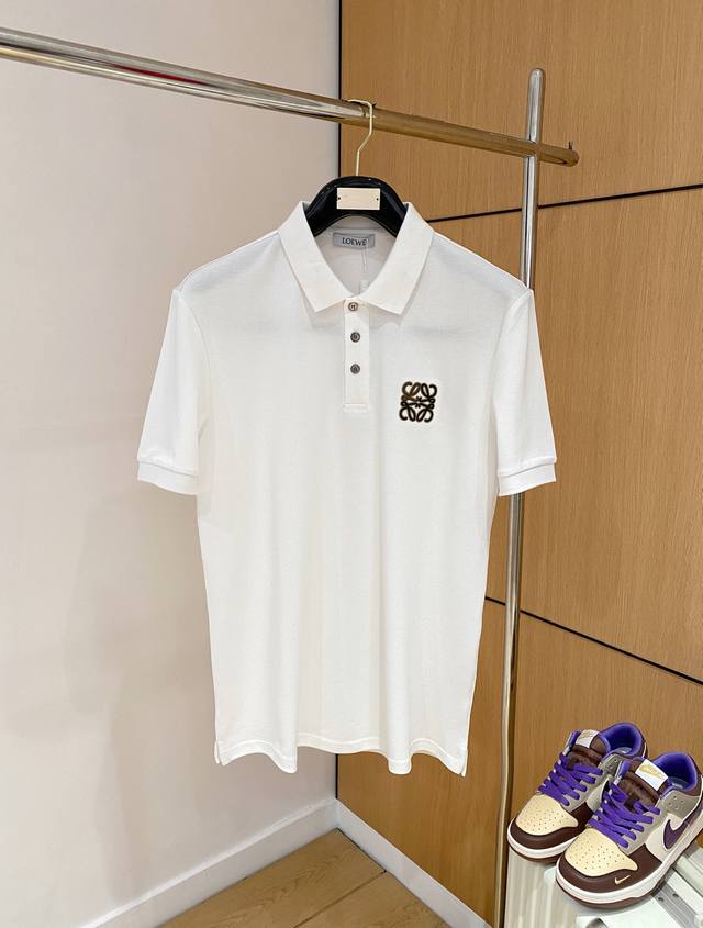 Loewe's new summer 2005Ss logo men's lapel polo shirt! A classic business style,