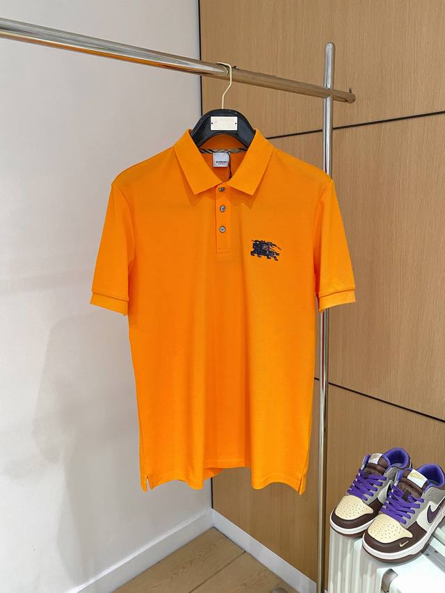 Burberry's new summer 2005Ss logo men's lapel polo shirt! A classic business sty