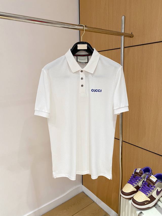 Gucci 2005Ss new summer logo men's lapel polo shirt! A classic business style, t