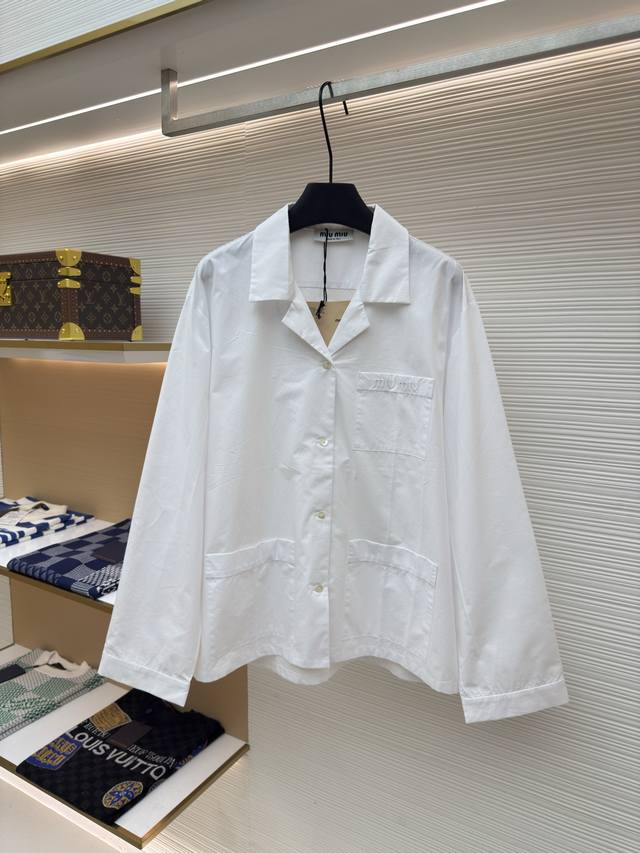 Miu Miu Poplin ShirtAuthentic: Purchased and developed at 10200Item No.: 1680389