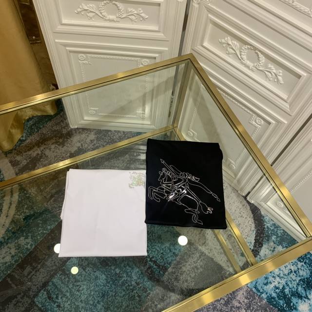 Burberry's early spring official website synchronized new models for sale first