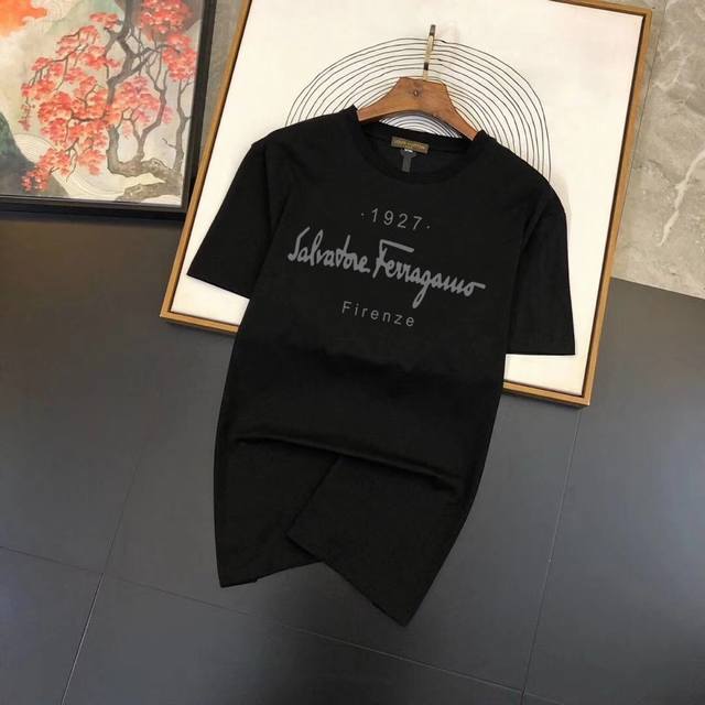 Salvatore Ferragamo's latest hit round-neck short-sleeved shirt, available simu