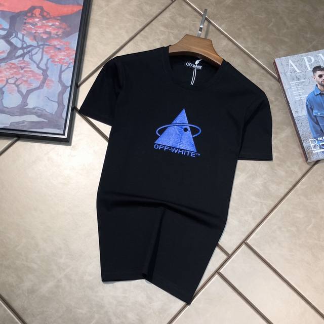 Off-White's 2020 new round-neck short-sleeved T-shirt, from the brand's runway c