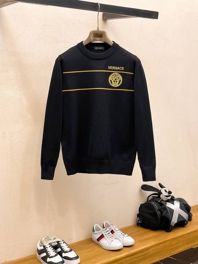 Versace classic round-neck pullover cardigan for fall and winter, in perfect con