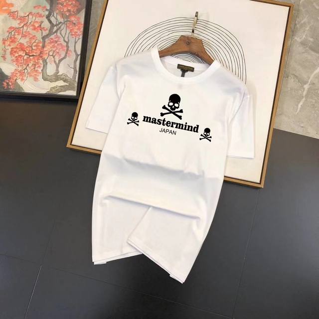 Mm The latest hot-selling round-neck short-sleeved shirt, sold simultaneously on