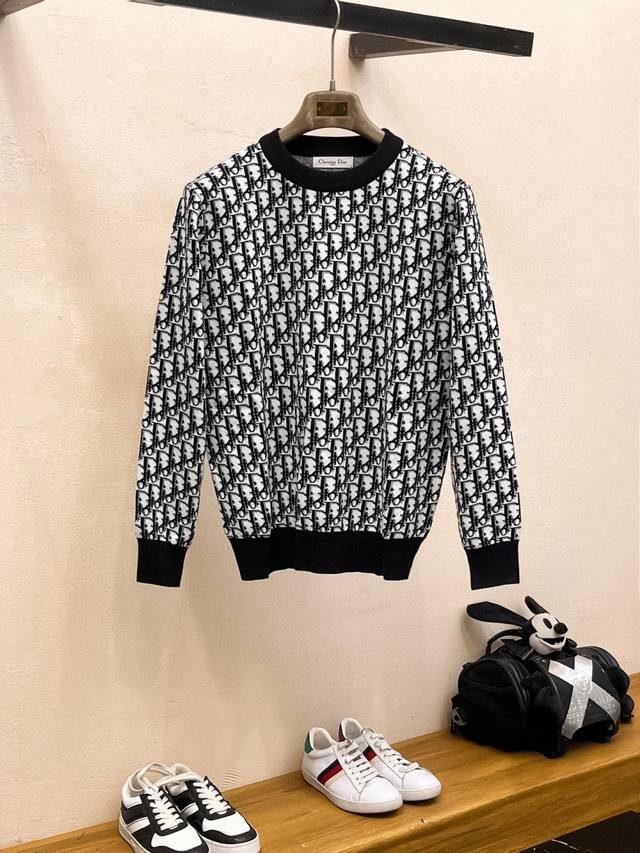 Dior classic autumn and winter round neck pullover cardigan, in perfect conditi