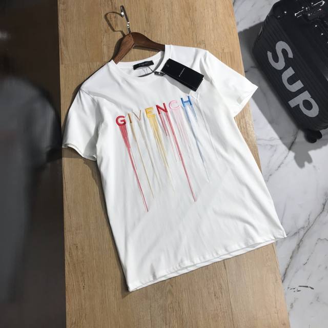 Gvc Givenchy 20Ss Gvc's latest typographic rainbow embroidery is a stunning 20Ss