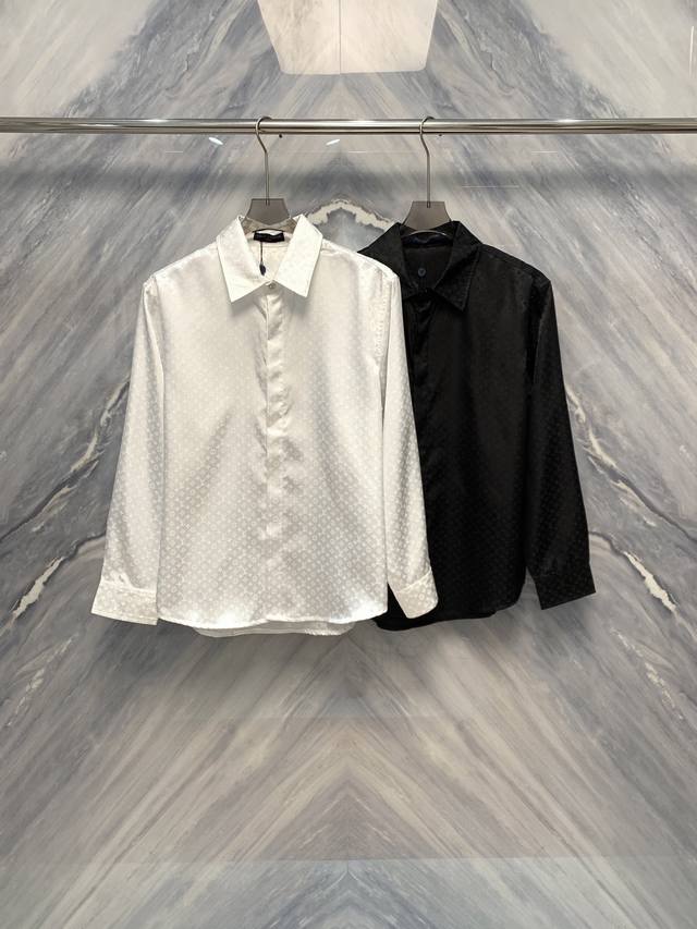 This new spring/summer 1V monogram satin long-sleeved lapel shirt is a classic