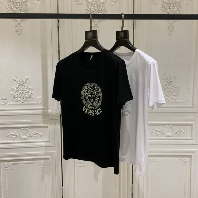 Versace's early spring official website synchronized new models for sale first