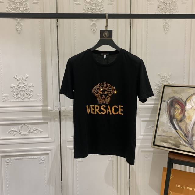 Versace's early spring official website synchronizes new models for sale first!