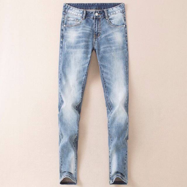 Fendi men's new spring/summer jeans. This high-end ready-to-wear collection fea