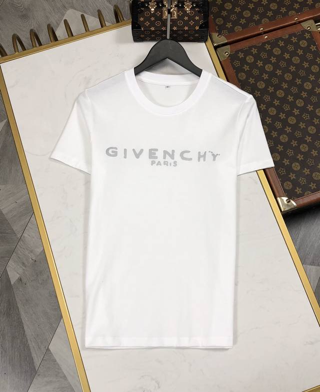 Givenchy's latest hit round-neck short-sleeved shirt, available simultaneously