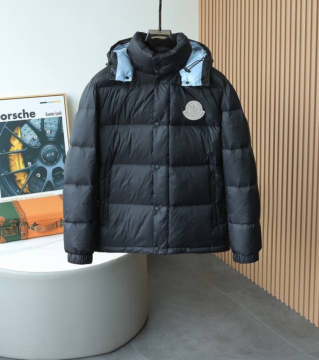 2025 Moncler's new down jacket from the Moncler mainline collection for fall and