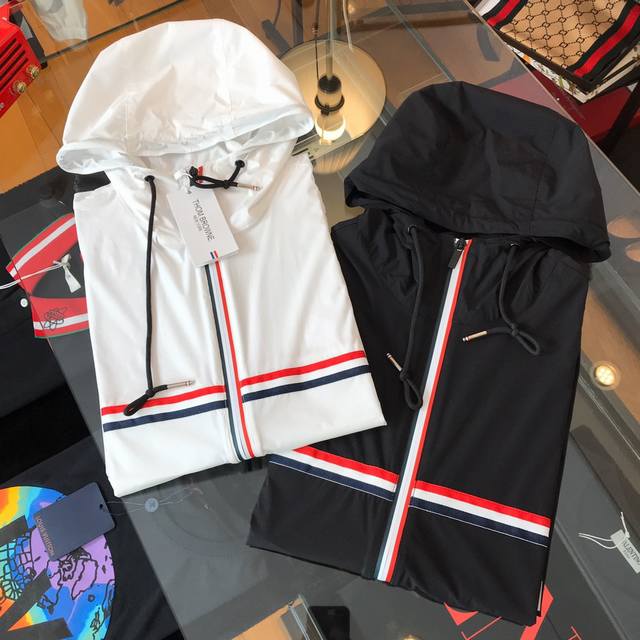 Men's Moncler Thin Hooded Sun Protection Jacket New Spring/Summer couple's styl