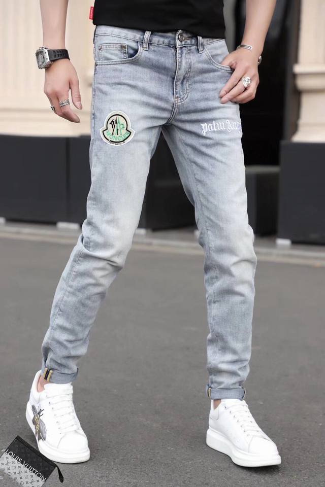 Moncler summer jeans, a European hot-selling counter-selling item, are custom-ma