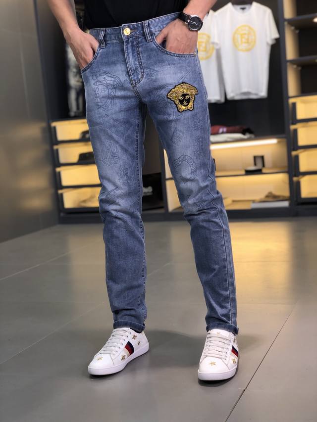 Versace. New spring/summer men's jeans in slightly stretchy fabric, exclusively