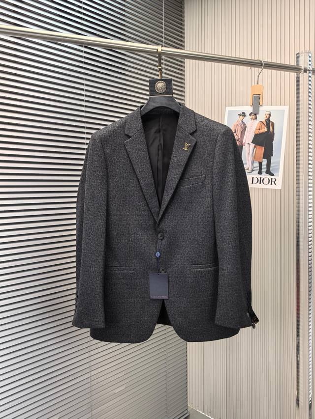 Lv. 2025 Fall/Winter minimalist business casual blazer, exclusively made from im