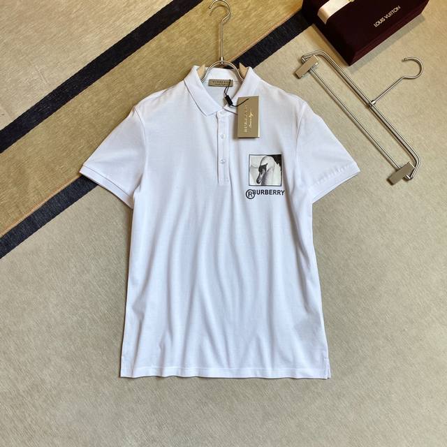 Burberry: The latest men's short-sleeved lapel T-shirt from the official website