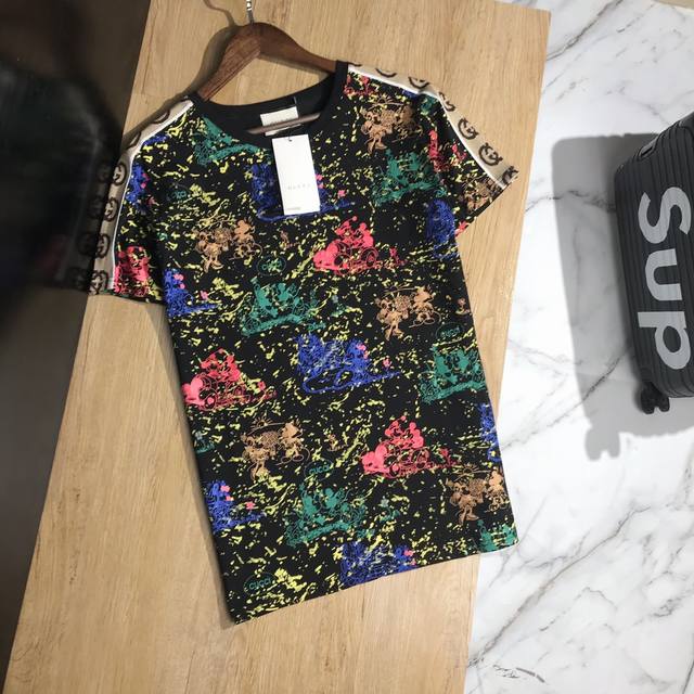 Gucci Gucci all-over Mickey Mouse print, Gucci Classic Web 20Ss G-mesh sync grad