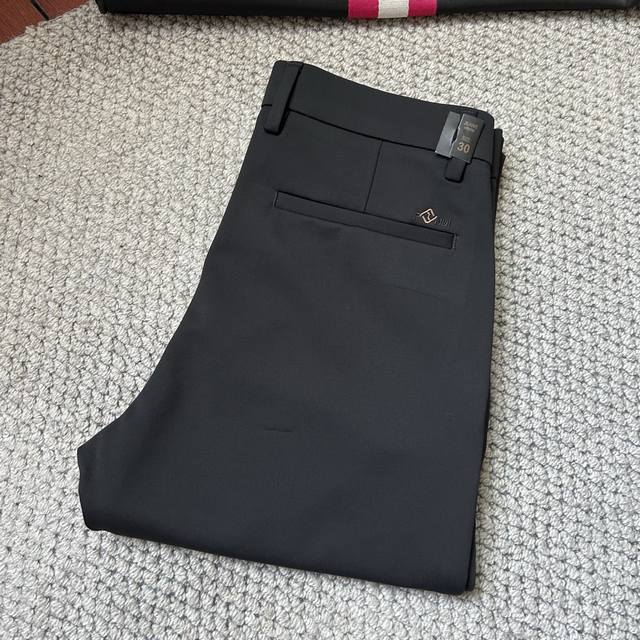 Fen*Autumn and Winter 2640Ss new autumn and winter products, sold simultaneously