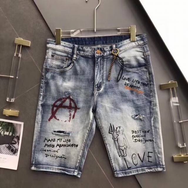 High-end product, D&G high-end custom slim-fit denim shorts. The latest fashion