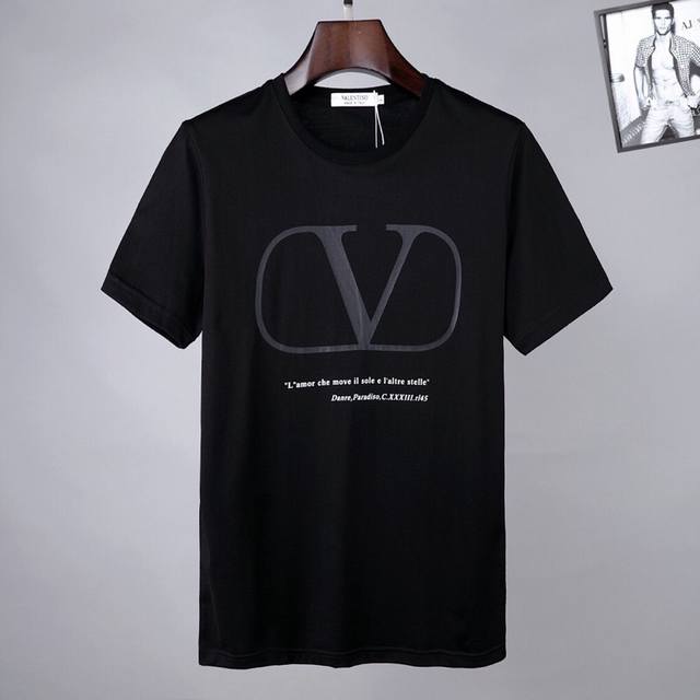 Valentino's latest collection, just released! High-end, stylish, casual, merceri