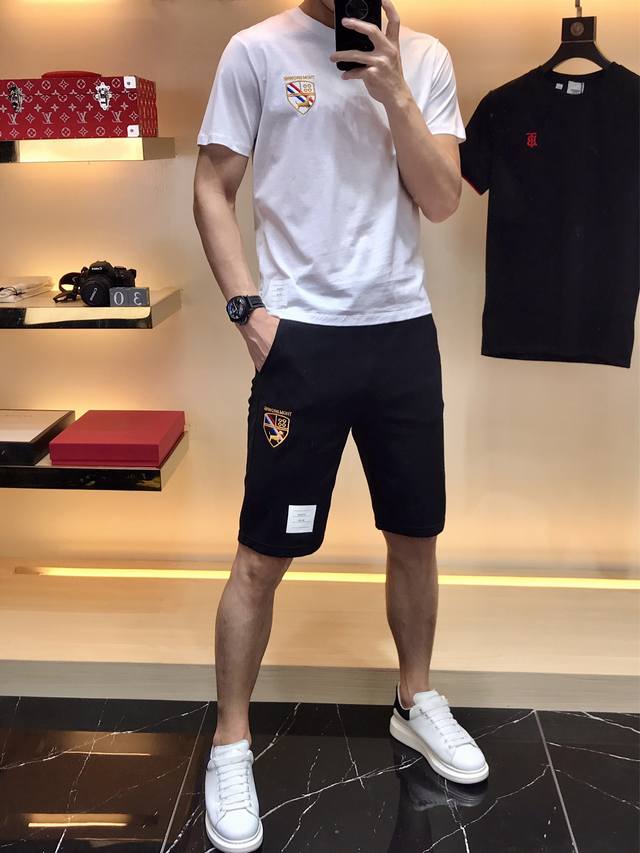 Tb Thom Browne's high-end sportswear and leisure suits are original, exclusive,